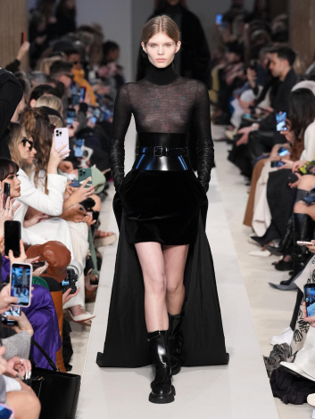 Fotoservizio/FW 23-24/WOMEN/SFILATA/MAX MARA/DP2/13