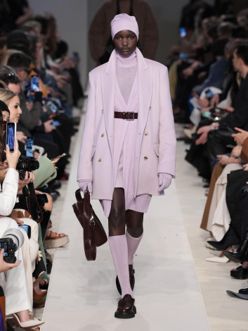 Fotoservizio/FW 23-24/WOMEN/SFILATA/MAX MARA/DP2/5