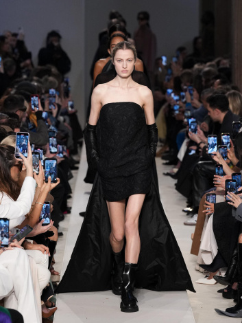 Fotoservizio/FW 23-24/WOMEN/SFILATA/MAX MARA/DP2/18