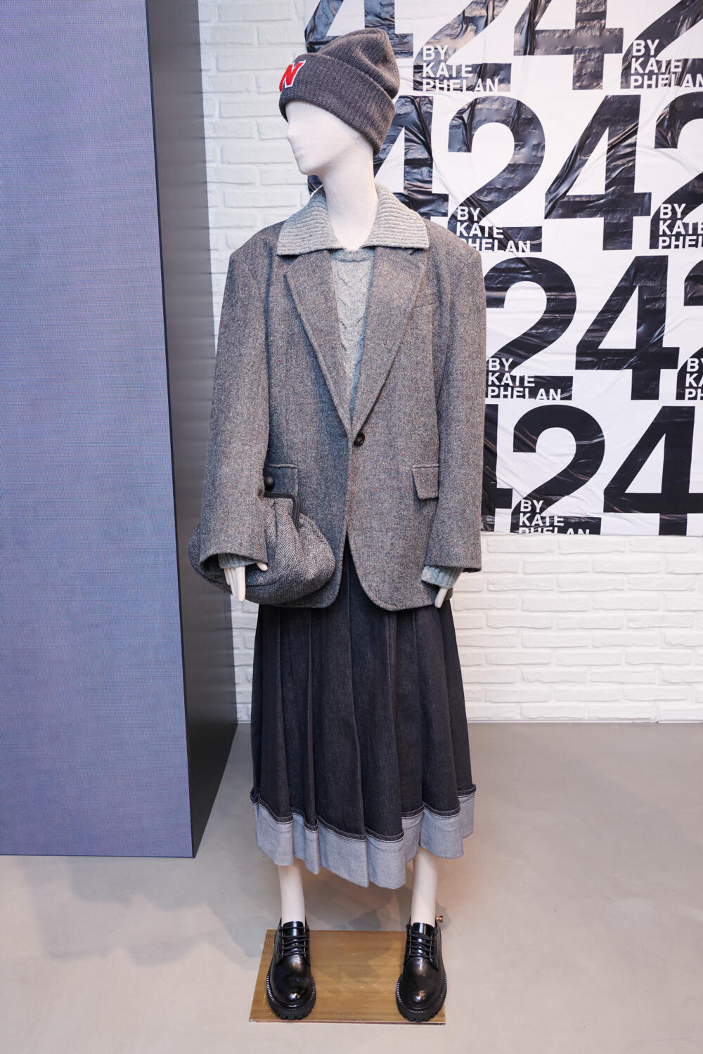 WEEKEND MAX MARA WITH KATE PHELAN WOMEN FW 23-24 - Foto #9