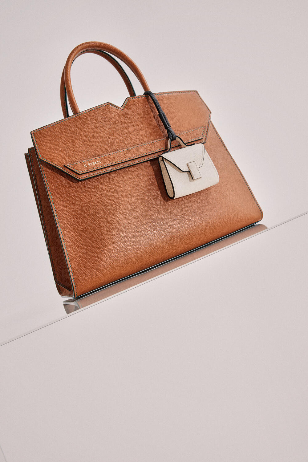 VALEXTRA WOMEN FW 23-24 - Foto #0