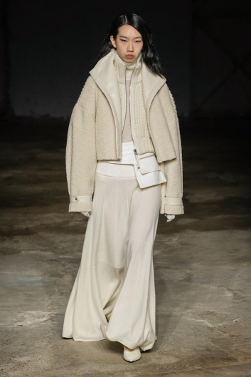 Fotoservizio/FW 23-24/WOMEN/SFILATA/ANTEPRIMA/DP2/4