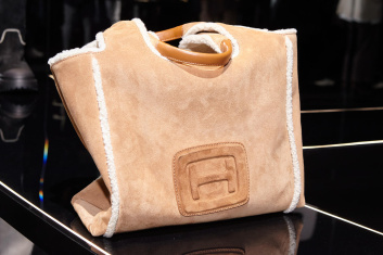 Fotoservizio/FW 23-24/WOMEN/PRESENTAZIONE/HOGAN/DP2/4