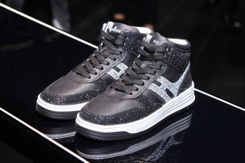 Fotoservizio/FW 23-24/WOMEN/PRESENTAZIONE/HOGAN/DP2/9
