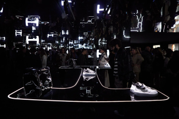 Fotoservizio/FW 23-24/WOMEN/PRESENTAZIONE/HOGAN/DP2/3