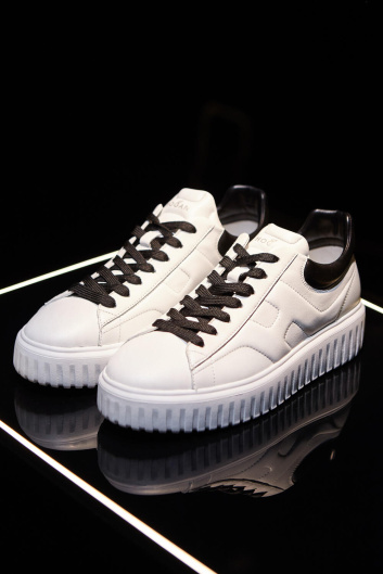 Fotoservizio/FW 23-24/WOMEN/PRESENTAZIONE/HOGAN/DP2/11