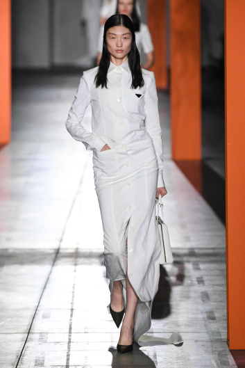 Fotoservizio/FW 23-24/WOMEN/SFILATA/PRADA/DP2/15