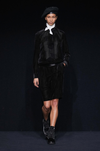 Fotoservizio/FW 23-24/WOMEN/SFILATA/EMPORIO ARMANI/DP2/21