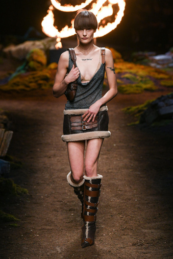 Fotoservizio/FW 23-24/WOMEN/SFILATA/BLUMARINE/DP2/1