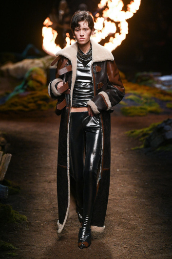 Fotoservizio/FW 23-24/WOMEN/SFILATA/BLUMARINE/DP2/6