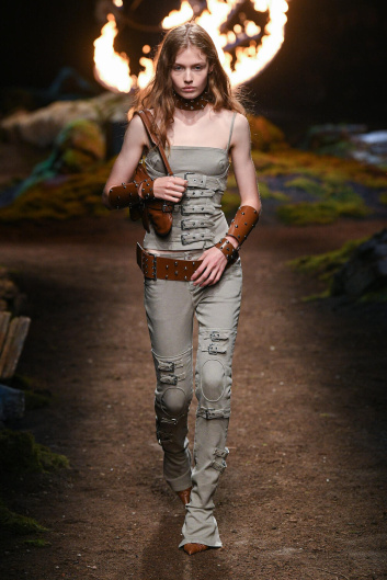 Fotoservizio/FW 23-24/WOMEN/SFILATA/BLUMARINE/DP2/7