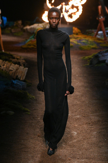Fotoservizio/FW 23-24/WOMEN/SFILATA/BLUMARINE/DP2/3