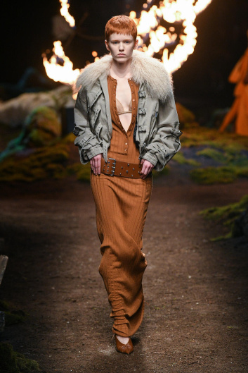 Fotoservizio/FW 23-24/WOMEN/SFILATA/BLUMARINE/DP2/4