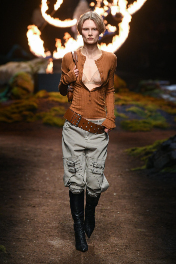 Fotoservizio/FW 23-24/WOMEN/SFILATA/BLUMARINE/DP2/11