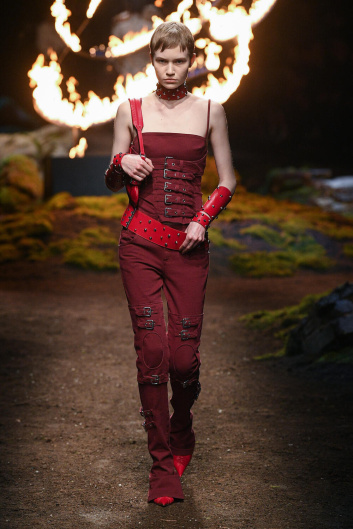 Fotoservizio/FW 23-24/WOMEN/SFILATA/BLUMARINE/DP2/13