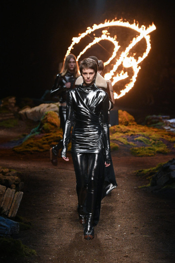 Fotoservizio/FW 23-24/WOMEN/SFILATA/BLUMARINE/DP2/28