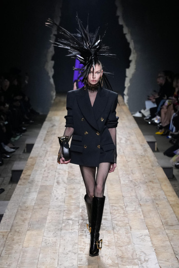 Fotoservizio/FW 23-24/WOMEN/SFILATA/MOSCHINO/DP2/15
