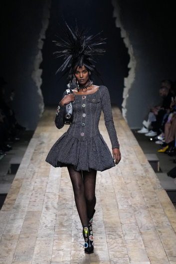 Fotoservizio/FW 23-24/WOMEN/SFILATA/MOSCHINO/DP2/23