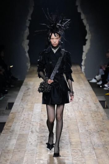 Fotoservizio/FW 23-24/WOMEN/SFILATA/MOSCHINO/DP2/24