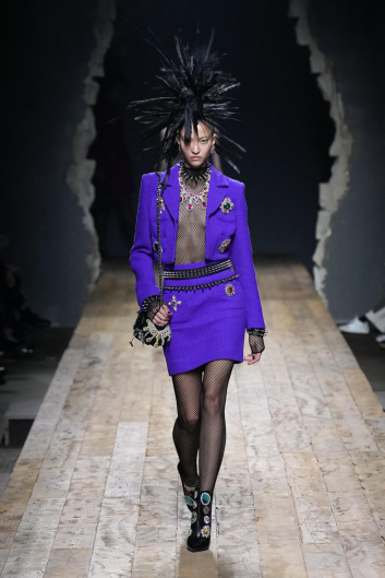 Fotoservizio/FW 23-24/WOMEN/SFILATA/MOSCHINO/DP2/18