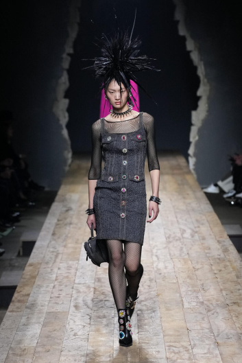 Fotoservizio/FW 23-24/WOMEN/SFILATA/MOSCHINO/DP2/19
