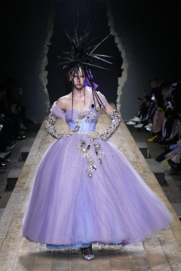 Fotoservizio/FW 23-24/WOMEN/SFILATA/MOSCHINO/DP2/32