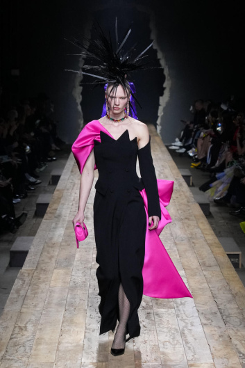 Fotoservizio/FW 23-24/WOMEN/SFILATA/MOSCHINO/DP2/34
