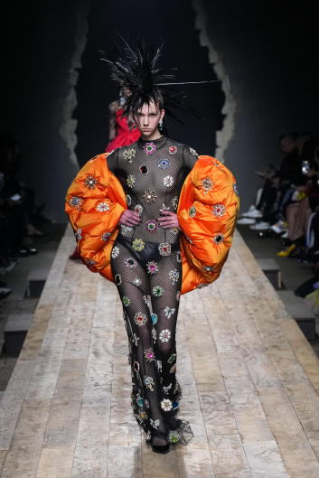 Fotoservizio/FW 23-24/WOMEN/SFILATA/MOSCHINO/DP2/37