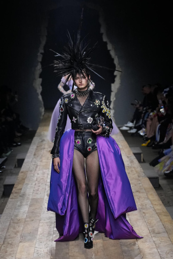 Fotoservizio/FW 23-24/WOMEN/SFILATA/MOSCHINO/DP2/31