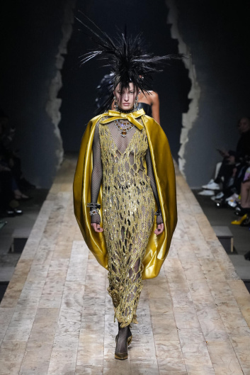 Fotoservizio/FW 23-24/WOMEN/SFILATA/MOSCHINO/DP2/43