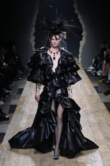 Fotoservizio/FW 23-24/WOMEN/SFILATA/MOSCHINO/DP2/45