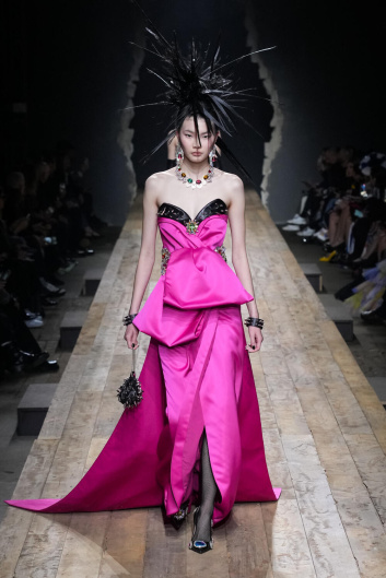 Fotoservizio/FW 23-24/WOMEN/SFILATA/MOSCHINO/DP2/40