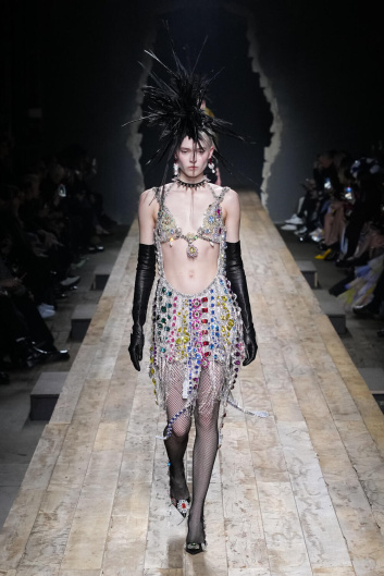 Fotoservizio/FW 23-24/WOMEN/SFILATA/MOSCHINO/DP2/41