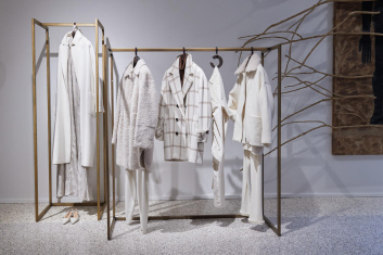 Fotoservizio/FW 23-24/WOMEN/PRESENTAZIONE/KITON/DP2/7