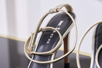 Fotoservizio/FW 23-24/WOMEN/PRESENTAZIONE/KITON/DP2/30
