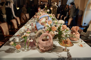 Fotoservizio/FW 23-24/WOMEN/PRESENTAZIONE/BORBONESE/DP2/2