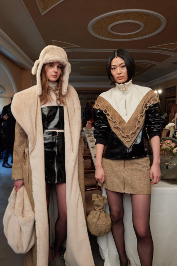 Fotoservizio/FW 23-24/WOMEN/PRESENTAZIONE/BORBONESE/DP2/7