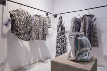 Fotoservizio/FW 23-24/WOMEN/PRESENTAZIONE/GIANLUCA CAPANNOLO/DP2/2