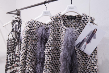 Fotoservizio/FW 23-24/WOMEN/PRESENTAZIONE/GIANLUCA CAPANNOLO/DP2/28