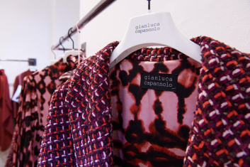 Fotoservizio/FW 23-24/WOMEN/PRESENTAZIONE/GIANLUCA CAPANNOLO/DP2/29