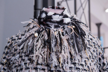 Fotoservizio/FW 23-24/WOMEN/PRESENTAZIONE/GIANLUCA CAPANNOLO/DP2/30