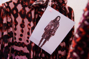 Fotoservizio/FW 23-24/WOMEN/PRESENTAZIONE/GIANLUCA CAPANNOLO/DP2/31