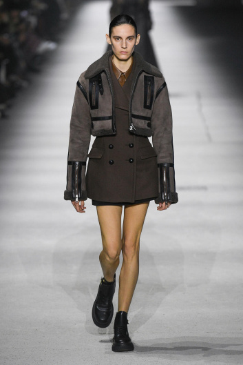Fotoservizio/FW 23-24/WOMEN/SFILATA/TOD'S/DP2/1