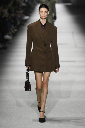 Fotoservizio/FW 23-24/WOMEN/SFILATA/TOD'S/DP2/9