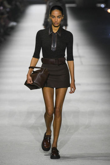 Fotoservizio/FW 23-24/WOMEN/SFILATA/TOD'S/DP2/4