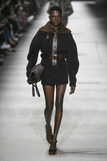 Fotoservizio/FW 23-24/WOMEN/SFILATA/TOD'S/DP2/30