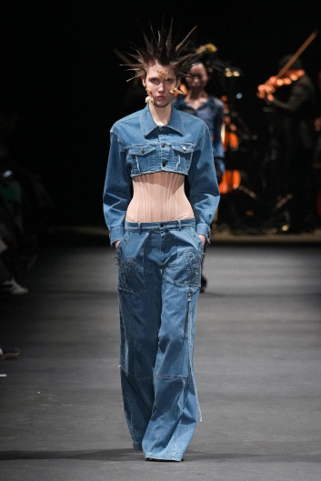 Fotoservizio/FW 23-24/WOMEN/SFILATA/ACT N°1/DP2/1