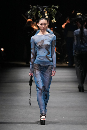 Fotoservizio/FW 23-24/WOMEN/SFILATA/ACT N°1/DP2/4