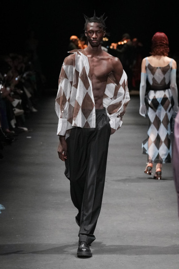 Fotoservizio/FW 23-24/WOMEN/SFILATA/ACT N°1/DP2/5