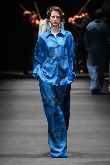 Fotoservizio/FW 23-24/WOMEN/SFILATA/ACT N°1/DP2/1